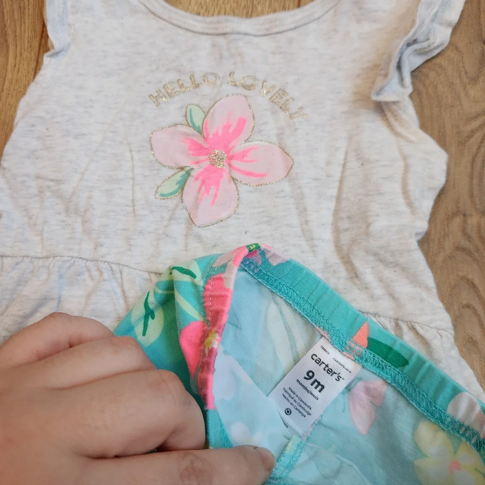 9 Months Carter's Girls Tropical Outfit - Picture 3 of 3